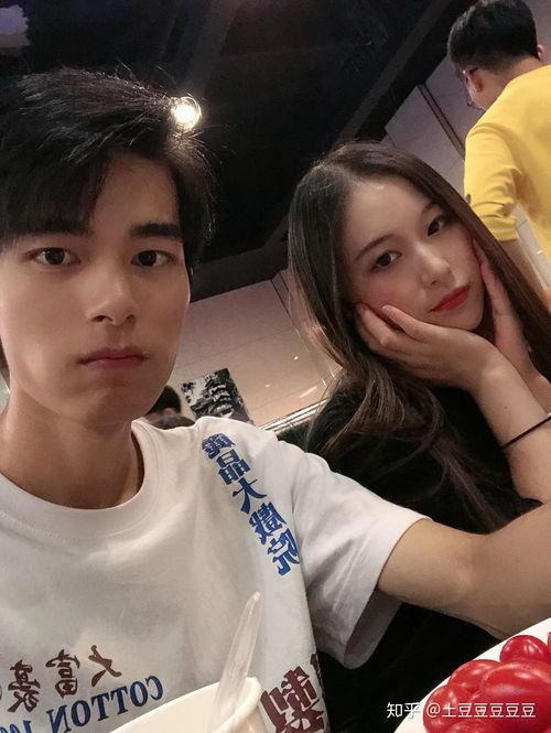 国产情侣自拍在线,国产情侣自拍，记录浪漫时光  第3张